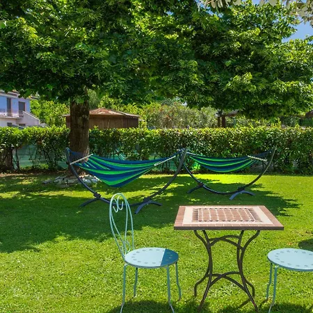 Il Giardino Dei Poeti Bed & Breakfast 3*