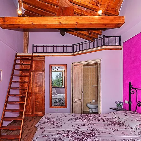 Il Giardino Dei Poeti And Bed & Breakfast Lucca
