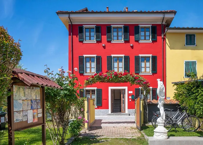 Il Giardino Dei Poeti And Bed & Breakfast Lucca
