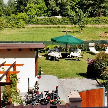 Couette-café Il Giardino Dei Poeti And